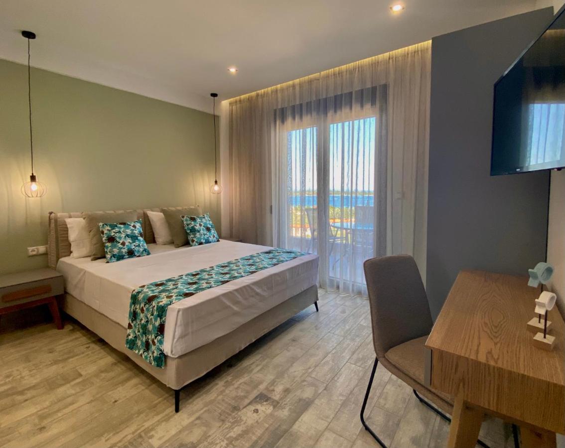 Thea Luxury Apartments Vourvourou Exterior photo