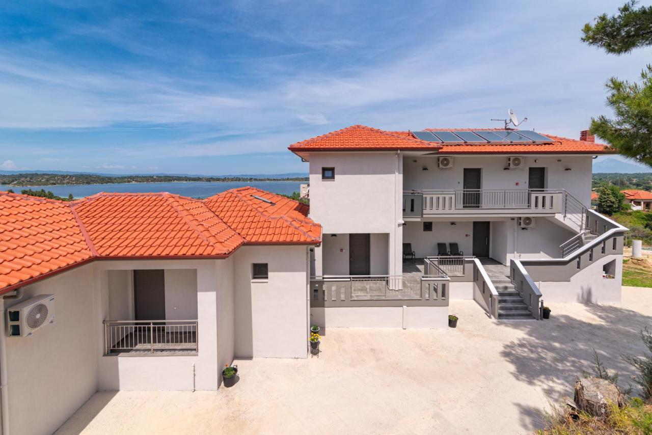 Thea Luxury Apartments Vourvourou Exterior photo