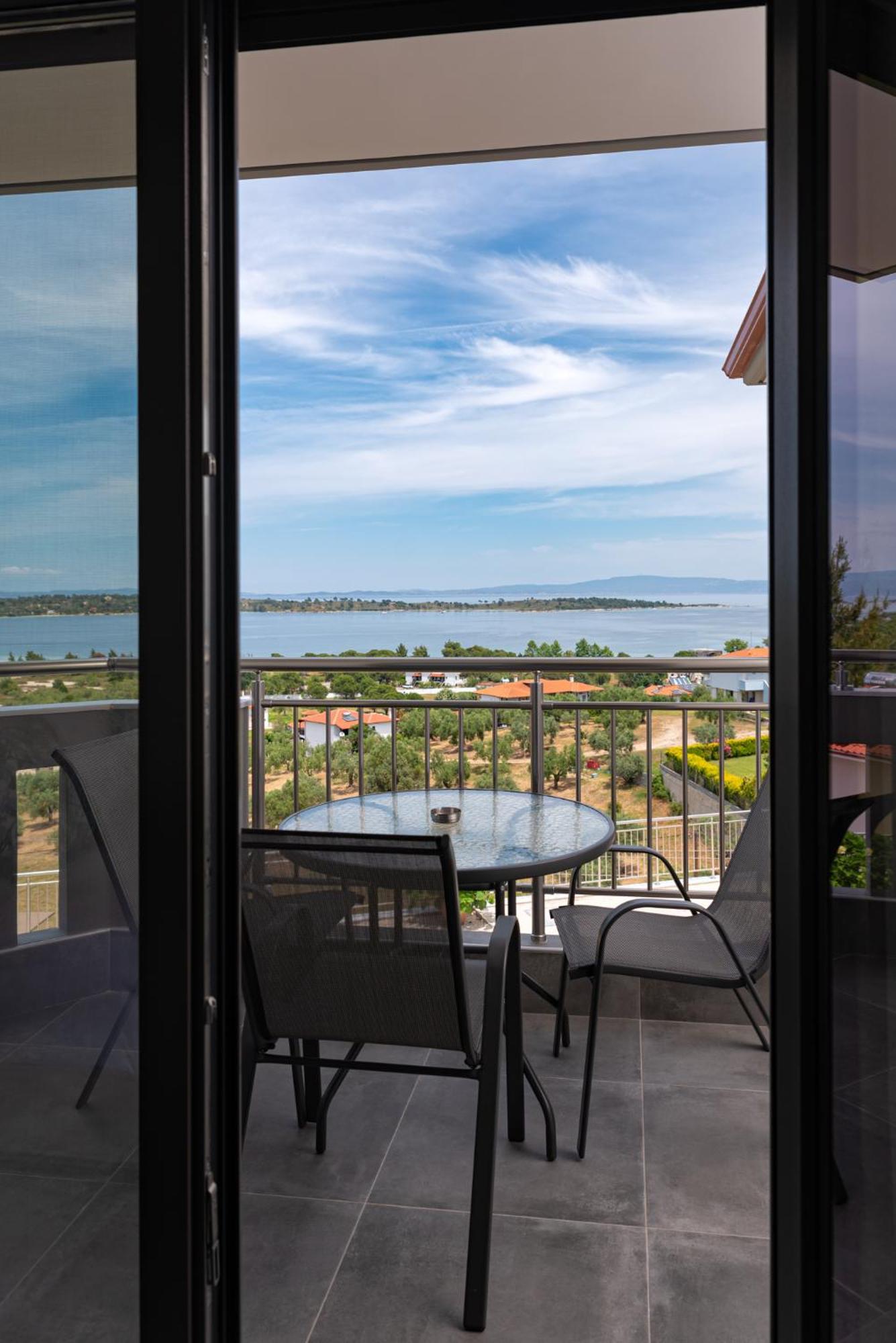 Thea Luxury Apartments Vourvourou Exterior photo