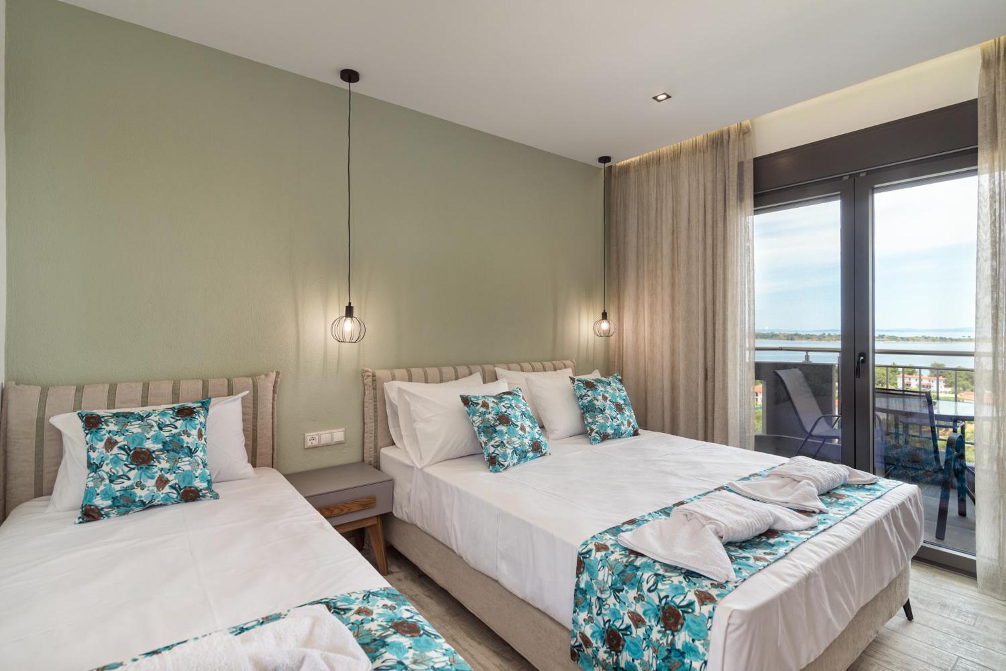 Thea Luxury Apartments Vourvourou Exterior photo